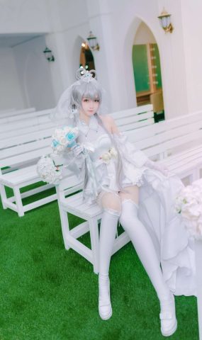 微博萌宠博主@yui金鱼 洛天依婚纱 在现浏览