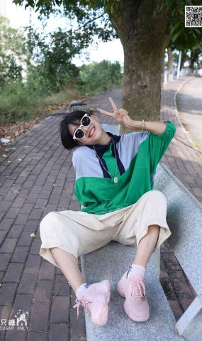 [只糖棉袜] NO.103 丸子 这世界乱糟糟，而我可可爱 在现浏览