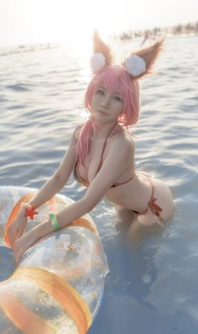 uki雨季 – 玉藻前海边泳装[19P]