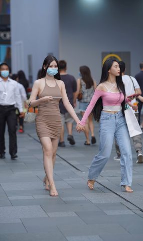 精选街拍作品 NO.1846 白皙短裙美眉[48P]