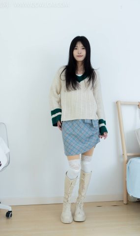勿恋传媒 NO.2312 茯苓-长靴、过膝白棉袜、厚肉丝[136P]