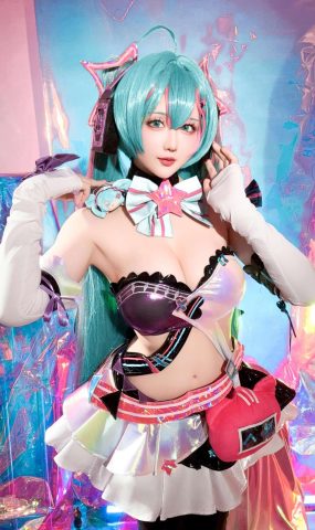 星之迟迟  – Miku初音未来 喵斯快跑[60P]