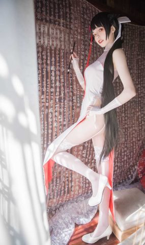 微博动漫博主@你的负卿 高雄旗袍 在现浏览