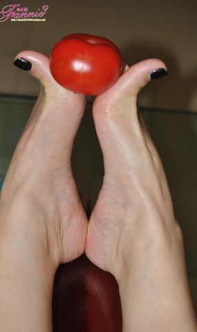 Fannie芬妮每足园 No.150 果香甜美 [43P]