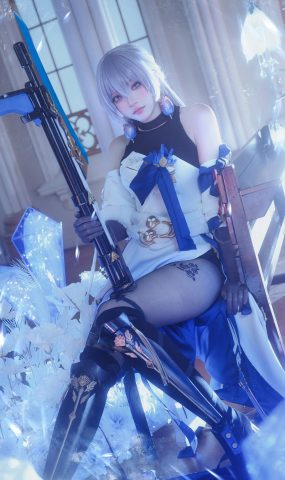 黑龙贯通 – 布洛妮娅[15P]