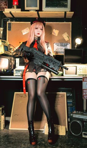 半半子  – NIKKE 拉毗[44P]