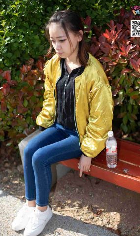 勿恋传媒 No.012 娇小型小罗莉哦,猜猜我多大呢,小白板鞋搭配粉色棉袜 [124P]