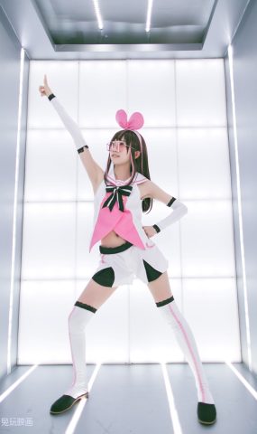 青春COSER@绮太郎_Kitaro 人工AI爱酱 在现浏览