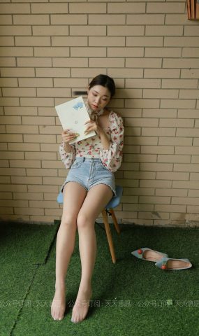 [IESS异思趣向] 2021.07.03 丝享家850：可可《法式碎花裙》[81P]