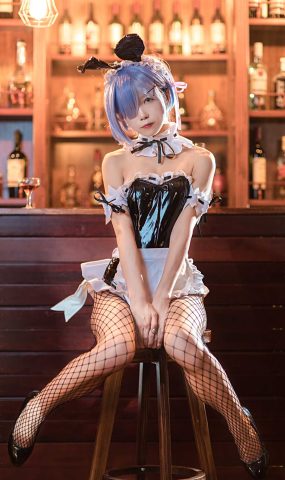 知名动漫博主@水淼aqua 蕾姆 兔女郎 在现浏览