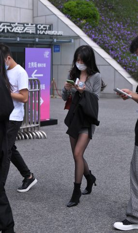 精选街拍作品 NO.1896 灰短裙黑丝[30P]