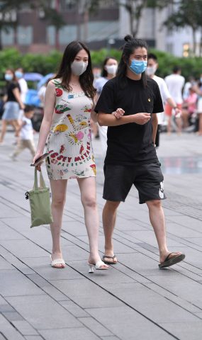 精选街拍作品 NO.1897 凉拖花短裙[52P]