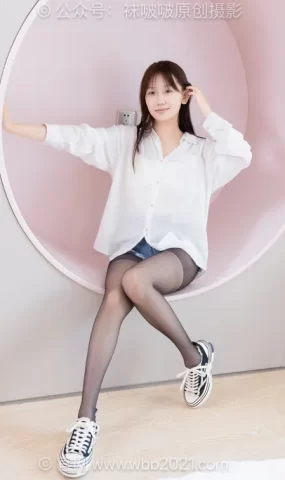 [BoBoSocks袜啵啵]NO.618 香菜-帆布鞋、薄黑丝[146P]