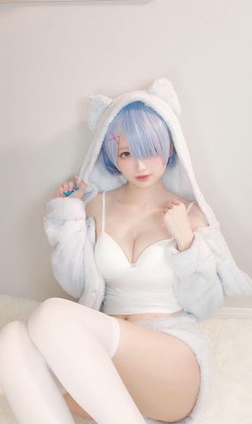 千阳(ちよ) – 雷姆睡衣[13P]