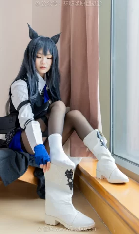 [BoBoSocks袜啵啵]NO.675 甜甜圈-靴子、纯白棉袜、薄黑丝[152P]