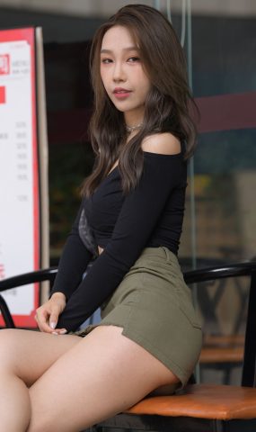 精选街拍作品 NO.1671 一始街拍作品 – 绿色短裙女孩[100P]