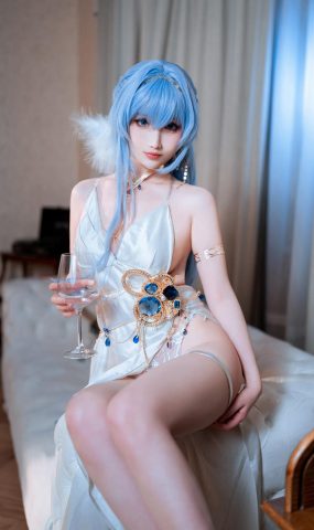 rioko凉凉子(肉扣热热子) – 海伦礼服[20P]