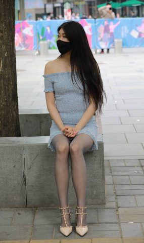 精选街拍作品 NO.1851 黑丝包臀裙小解解[76P]