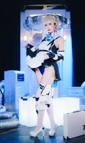 封疆疆v  – 飞鸟马时竞泳[19P]