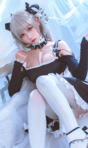 Momoko葵葵 – 可畏[9P]