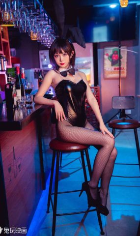 兔玩映画 兔女郎 Vol.055 酒吧 在现浏览