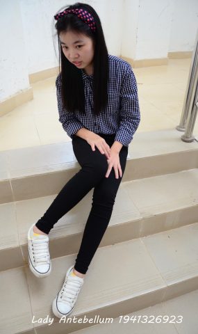 [战前女神] 美腿镁足精品摄影套图 066 [57P]