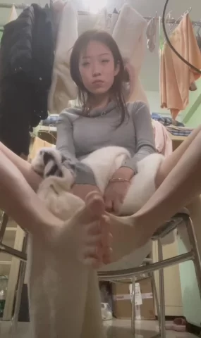 脚模面试脸足同框套路系列-123 模拟zj 俯视秀足 挑鞋[35P]