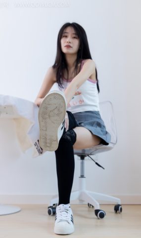 勿恋传媒 NO.1922 菜菜-追风赶月[160P]