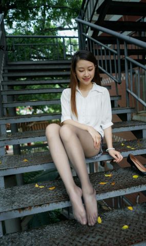 [MussGirl慕丝女郎]NO.274 绿茵楼梯 (2) [51P]