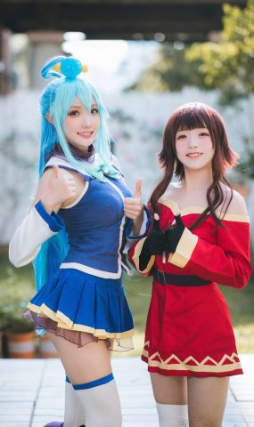 瓜希酱 – 阿库娅单人+与惠惠双人[18P]