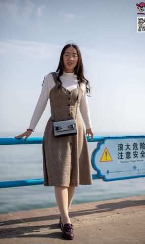 [勿恋传媒] NO.015 书香气质女生，肉丝搭配白棉袜 [192P]