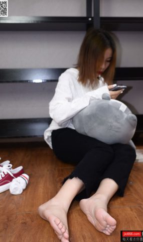 [只糖棉袜] NO.121 筱嫣 小熊剪了指甲变成了小能 在现浏览