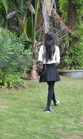 大西瓜爱牙膏-早期作品-S014 湖边黑丝妹 [109P]