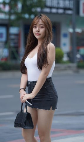 魔镜街拍 NO.131 微胖的牛仔短裙美女 [84P]