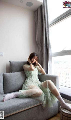 勿恋传媒 No.025 密桃成熟时,嫩绿纱裙搭配白色蕾SI袜,青涩又撩人 [211P]