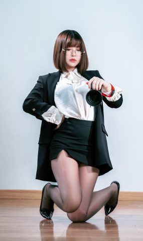 半半子  – OL自撮[28P]