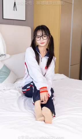 [BoBoSocks袜啵啵]NO.458 甜甜圈-板鞋、白棉袜、肉丝、校服裤里丝[100P]