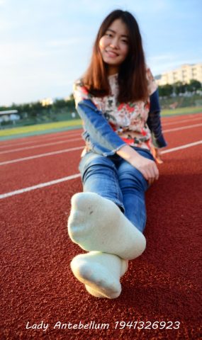 [战前女神] 美腿镁足精品摄影套图 072 [72P]