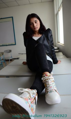 [战前女神] 美腿镁足精品摄影套图 070 [82P]