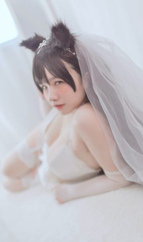 阿半今天很开心 – 爱宕婚纱[36P]