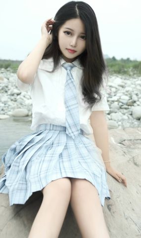 eloise软软  – 河边JK[32P]