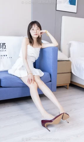 [BoBoSocks袜啵啵]NO.621 稚予-高跟鞋、浅灰色船袜、裸足[140P]