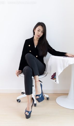 勿恋传媒 NO.1954 岚岚-悲伤情歌[170P]