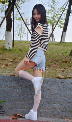 [织梦映像]NO.025 超甜美少女后作，夕阳西下断肠人在天涯[80P]