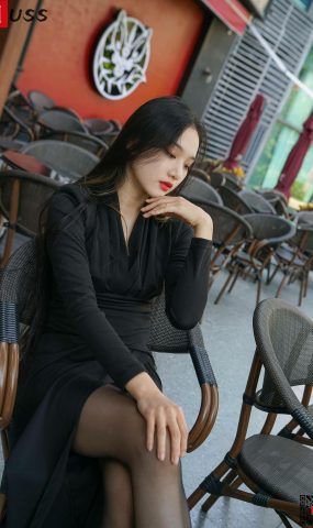 [MussGirl慕丝女郎]NO.407 户外黑丝竹椅A[68P]