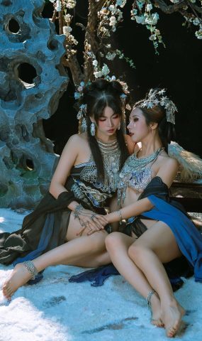 云溪溪  – 奶桃&轩萧學姐 苗疆少女[12P]