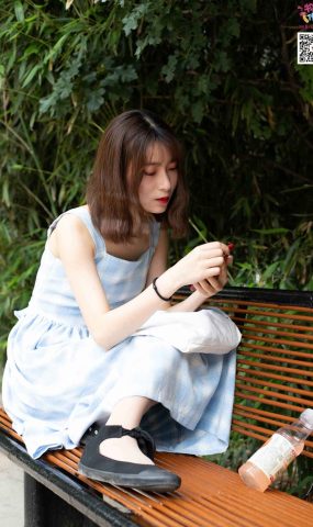 勿恋传媒 No.016 经典就是不需挑片,透明肉丝配清纯白棉袜 [300P]