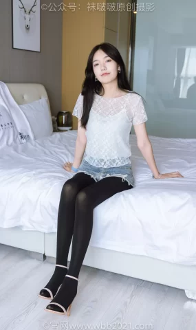 [BoBoSocks袜啵啵]NO.459 小甜豆-高跟凉鞋、厚黑丝、穿鞋踩包子和橘子剧情[100P]