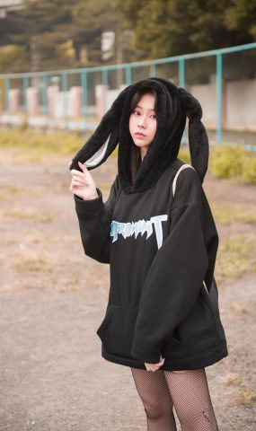 精选街拍作品 NO.1685 小透明DK街拍作品 – 好奇心重的往袜少女[88P]