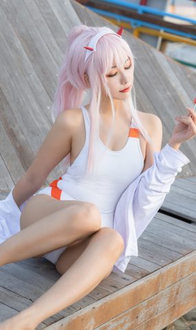Momoko葵葵 – DARLING in the FRANXX 泳装[20P]